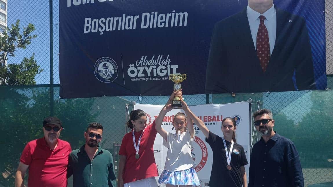 PİCKLEBALL ŞAMPİYONLARIMIZ